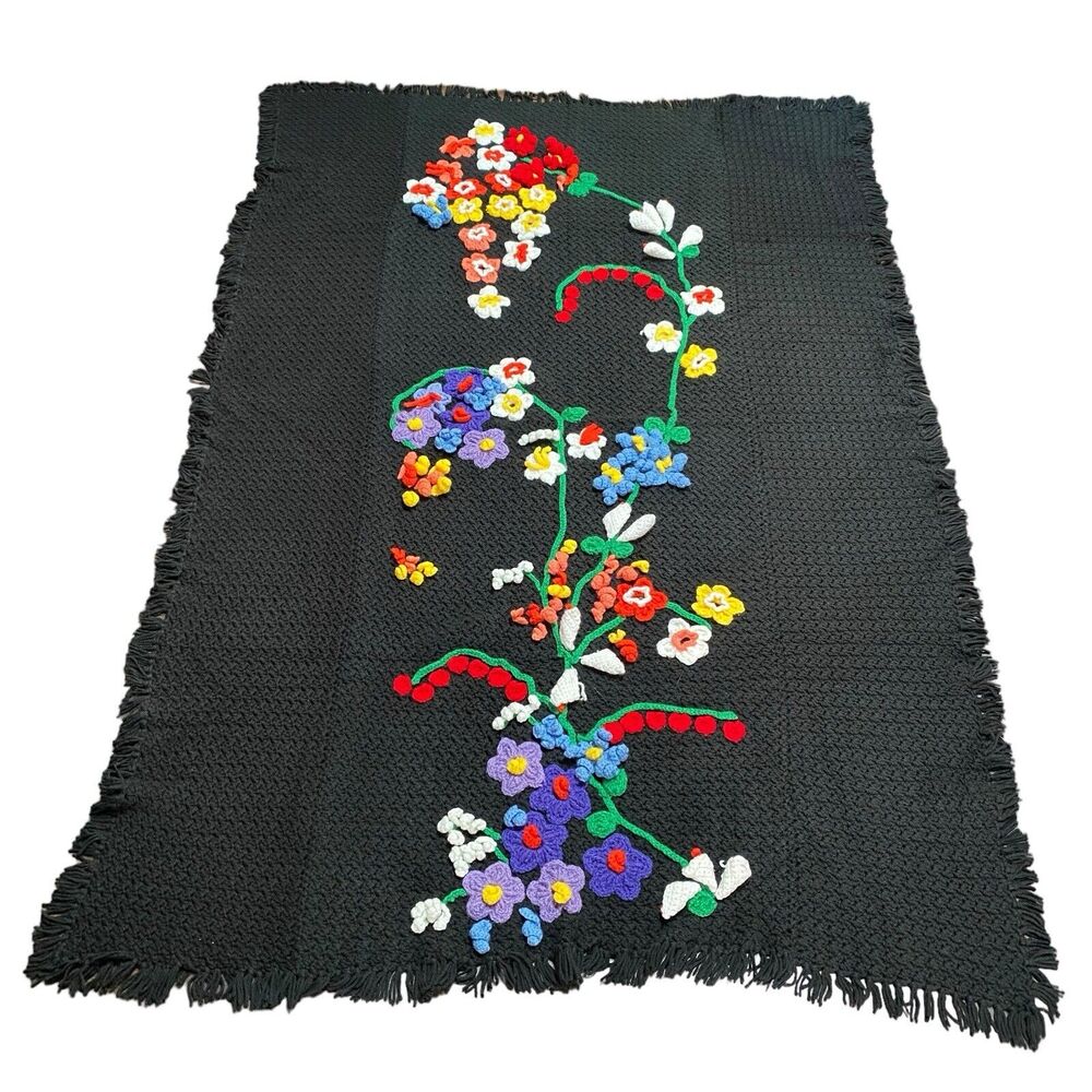 Flower Fountain Crochet Blanket by American Thread Company 52x75” MCM Fringe